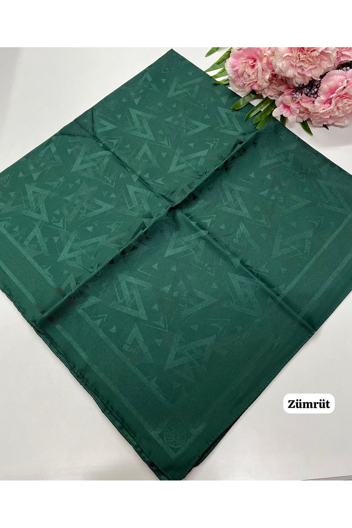 Üçgen Desen Jakar Eşarp  (Zümrüt)