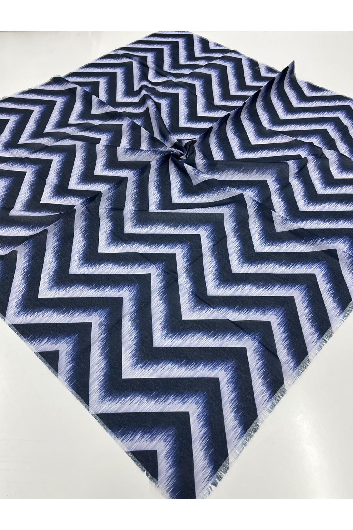 Koton Eşarp Zikzak Modeli   