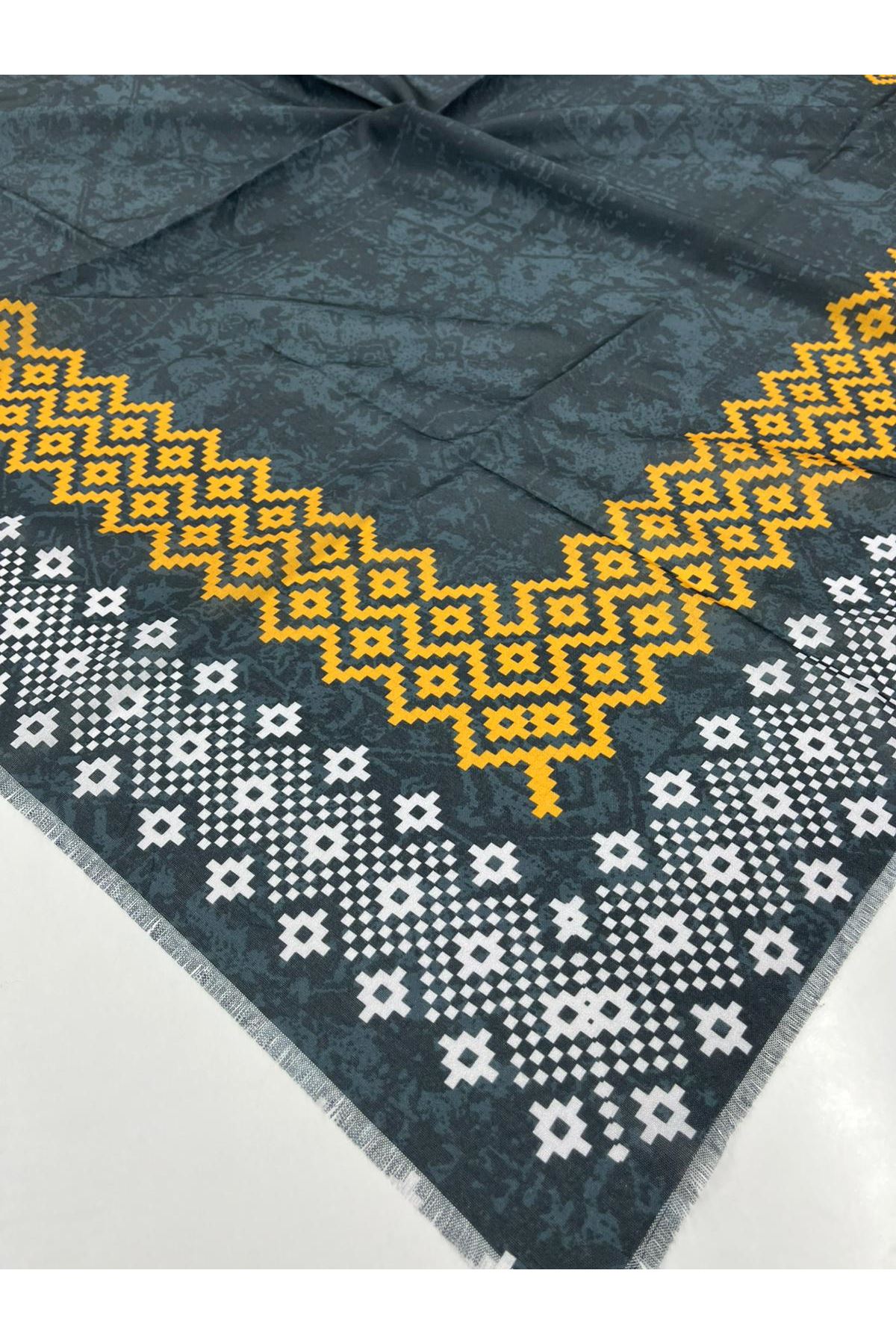 Koton Eşarp Özen Modeli   