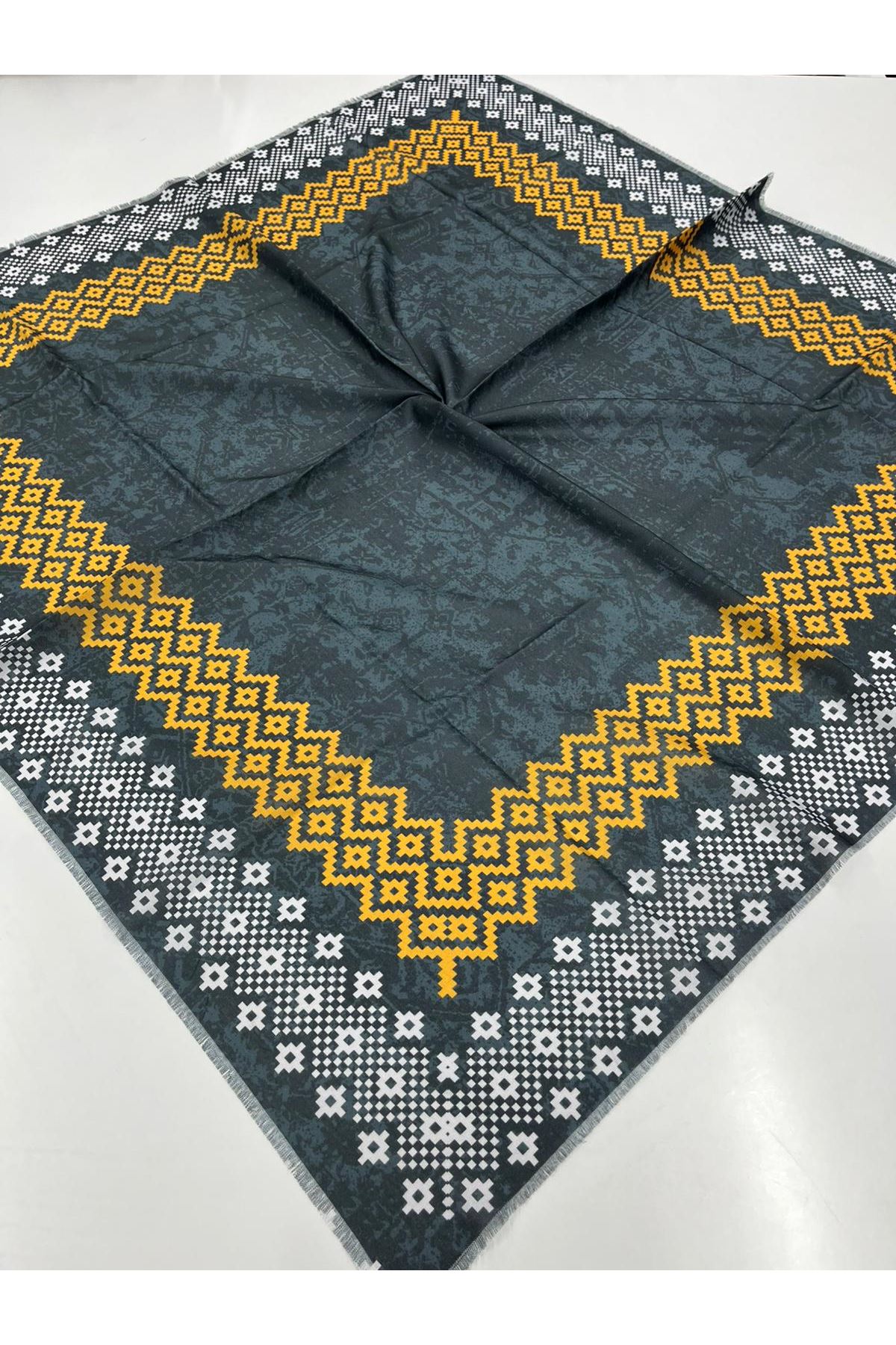 Koton Eşarp Özen Modeli   