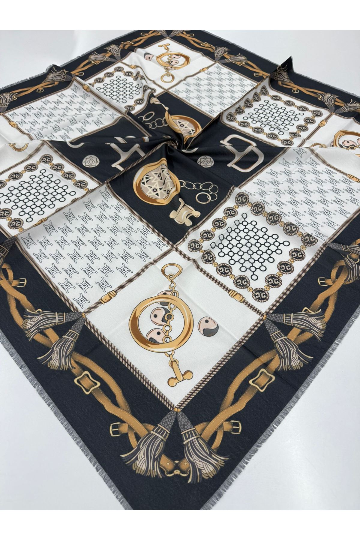 Koton Eşarp Kemer Modeli 