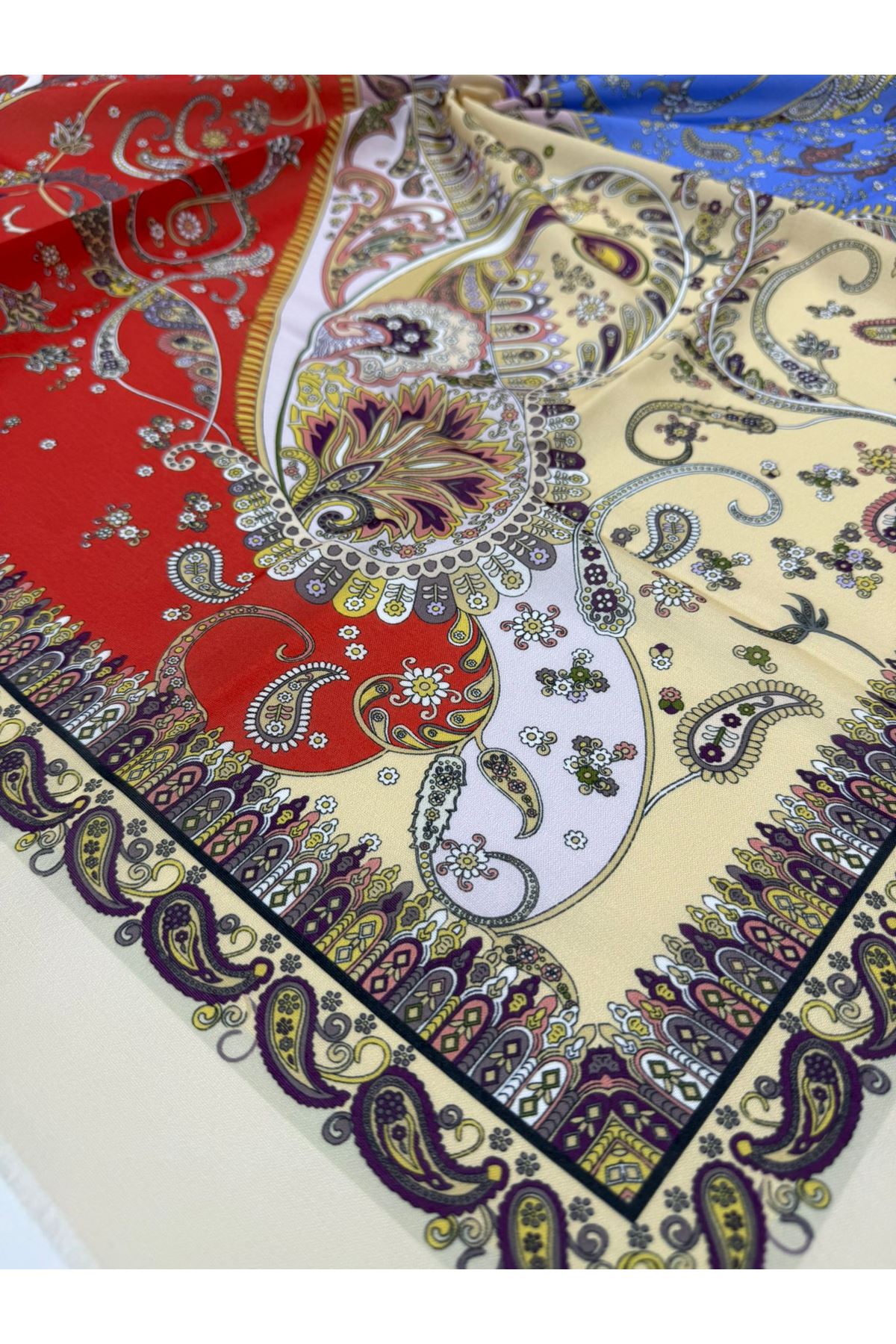 Koton Eşarp Mihrap Modeli 