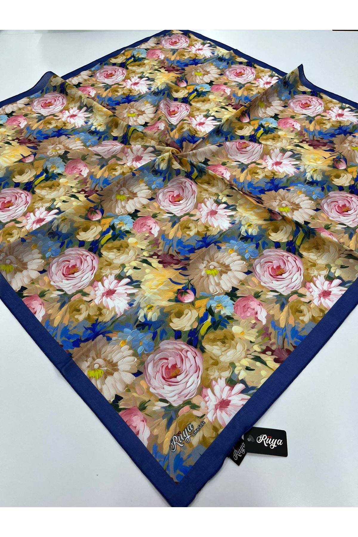 Rüya Lina Şakayık Desen Soft Eşarp  