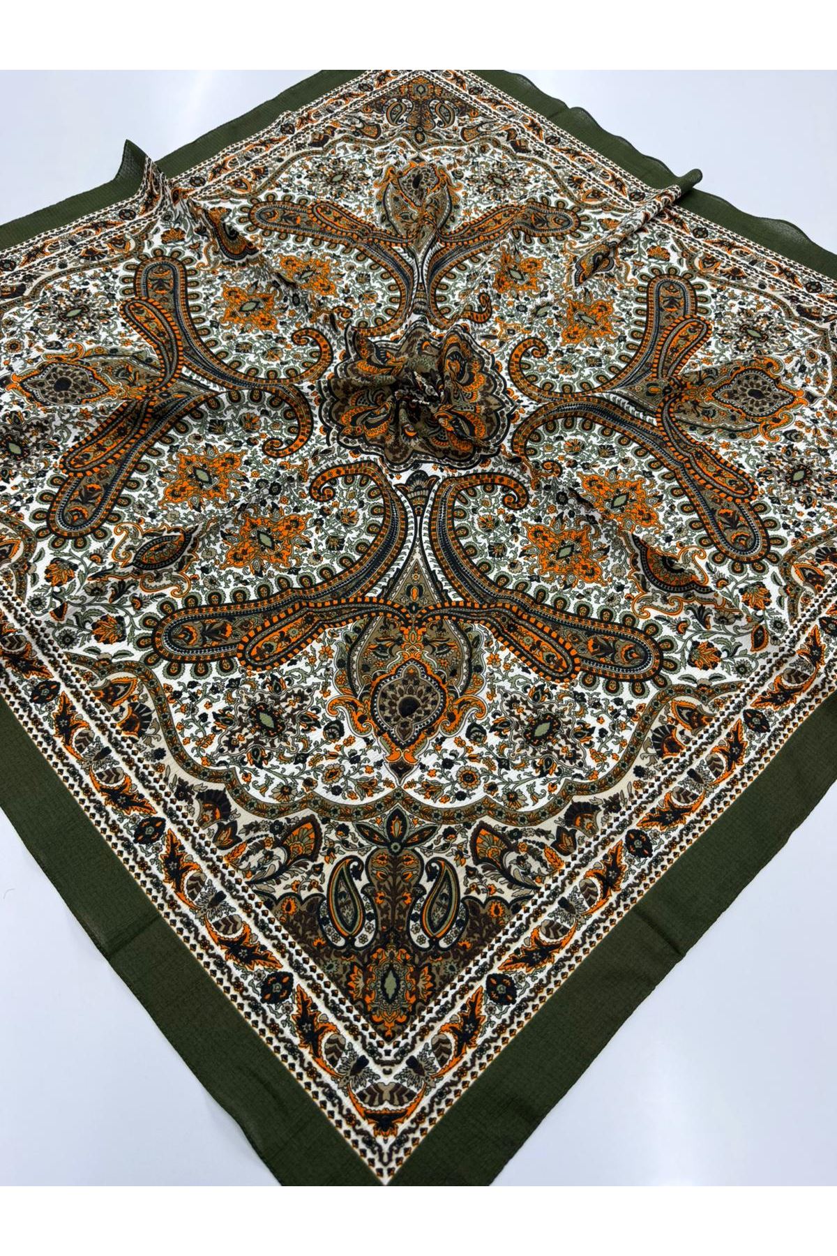 Yüsra Desen Naturel Eşarp