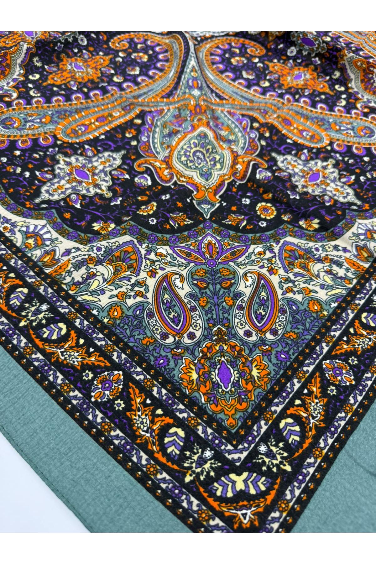 Yüsra Desen Naturel Eşarp