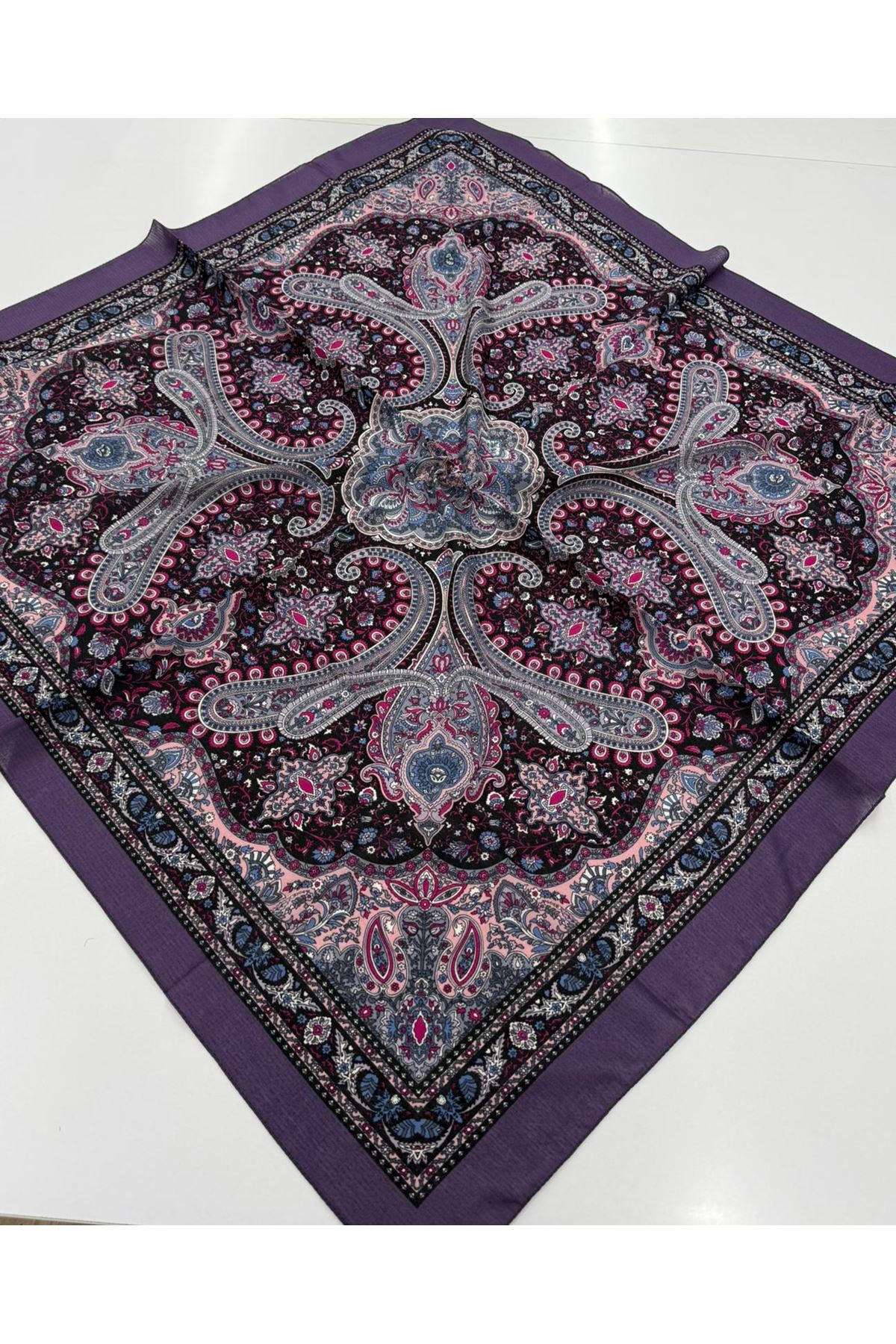 Yüsra Desen Naturel Eşarp