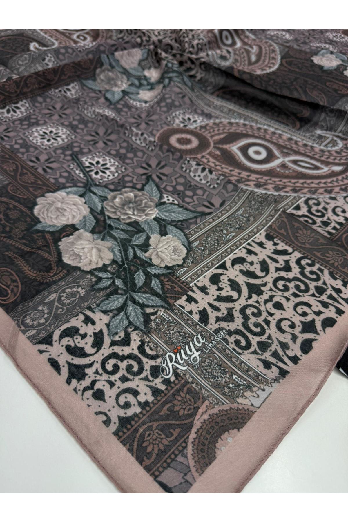 Rüya Lina Güllü Desen Soft Eşarp Kod: 3507 - V25