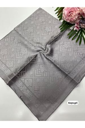 Geometrik Desen Jakar Eşarp (Koyu Gri)