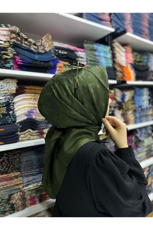 Üçgen Desen Jakar Eşarp (Haki)